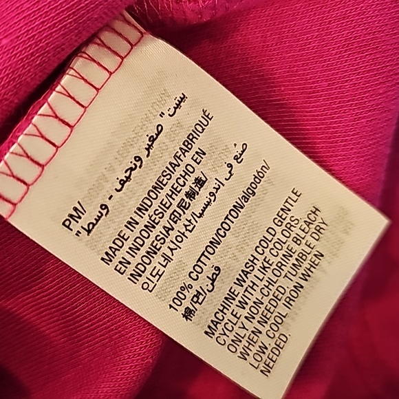 New Long Sleeve Fushia Ladies Turtleneck - Picture 3 of 3